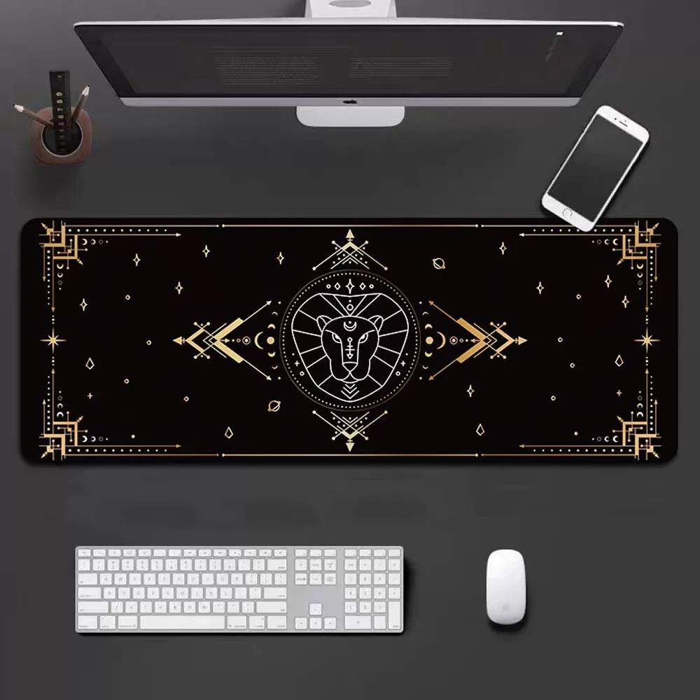 INF Tapis de Souris Gaming XXL Zodiaque Lion avec Bords Cousus - Performance et Style