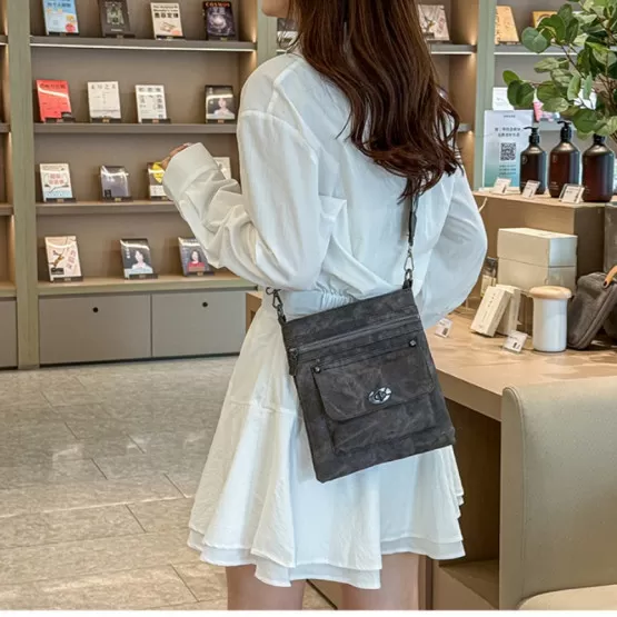 Sac à Bandoulière Cuir PU Noir - Marque Coquelicot Et Coccinelle - Taille Moyen - Neuf Avec étiquettes